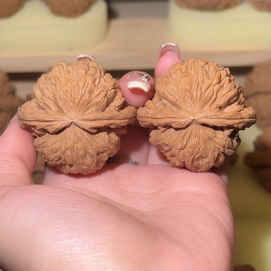 文玩核桃吊坠45全品闷白