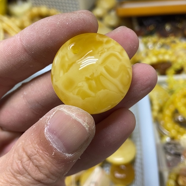 蜜蜡未镶嵌裸石吊坠