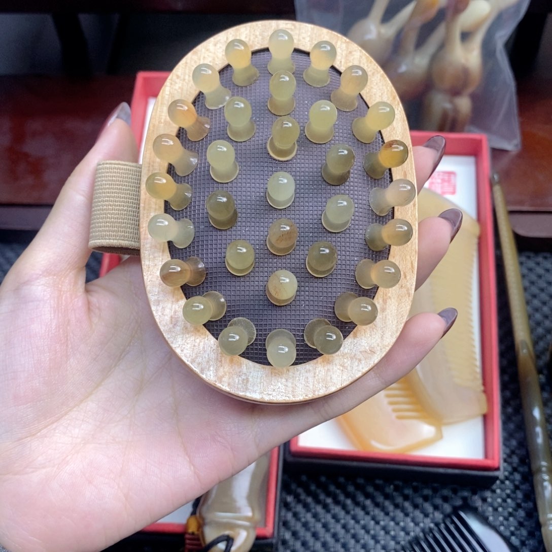 纯手工制作纯牛角梳子