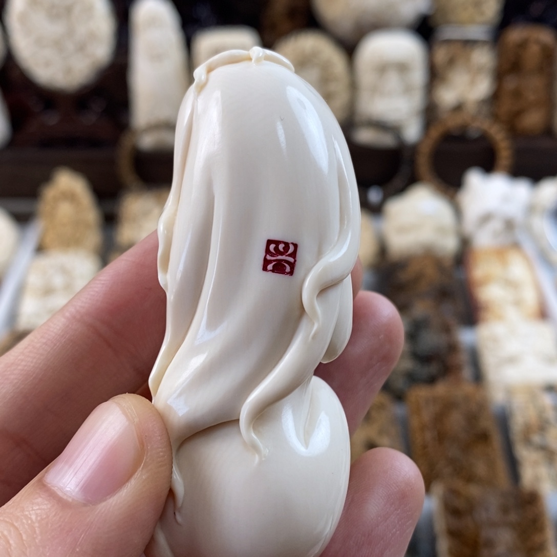 淘***气吊坠猛犸象牙美女