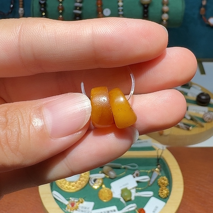 蜜蜡吊坠(不含链)未镶嵌12-13左右珠径