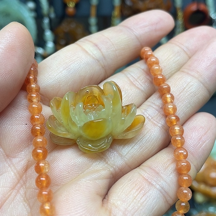 未镶嵌蛇纹石玉颈饰