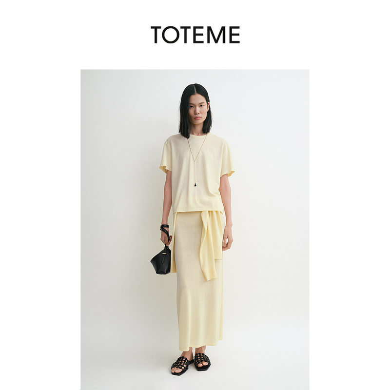 TOTEME女装麦秆色经典宽松廓形落肩圆领T恤