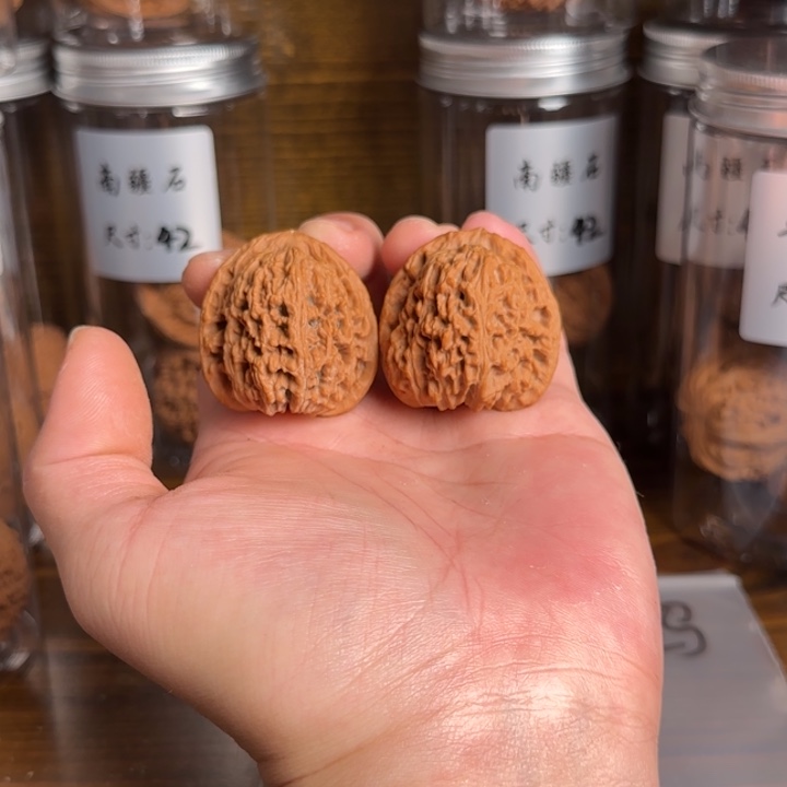 热***马文玩核桃吊坠南疆石全品无修福利