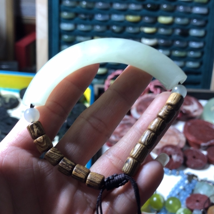 岫玉未镶嵌岫玉半镯手链