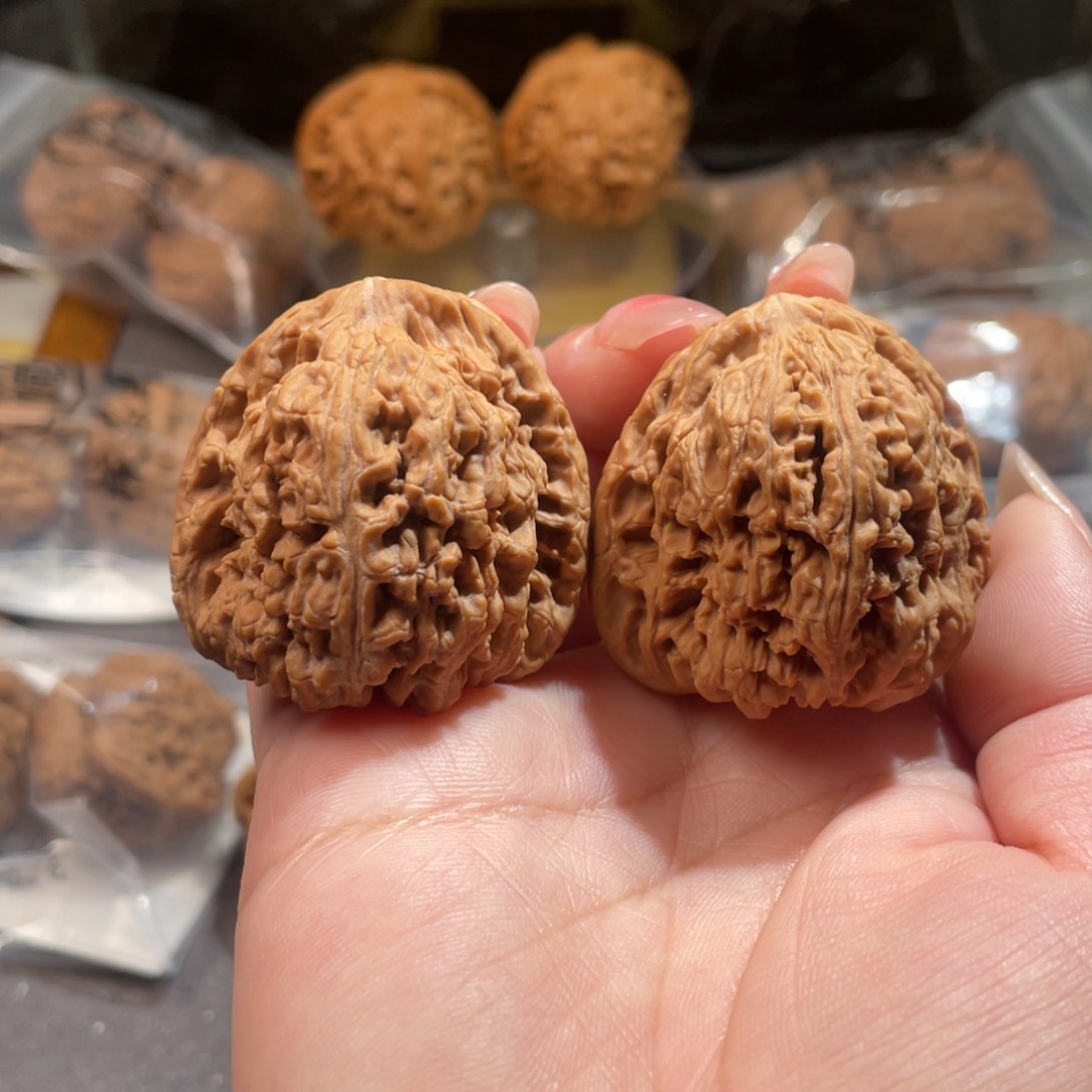 文玩核桃吊坠40.5南将石