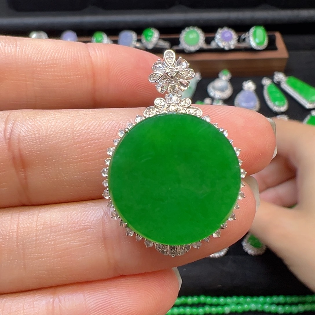 翡翠颈饰18K金镶嵌收货48小时鉴赏期