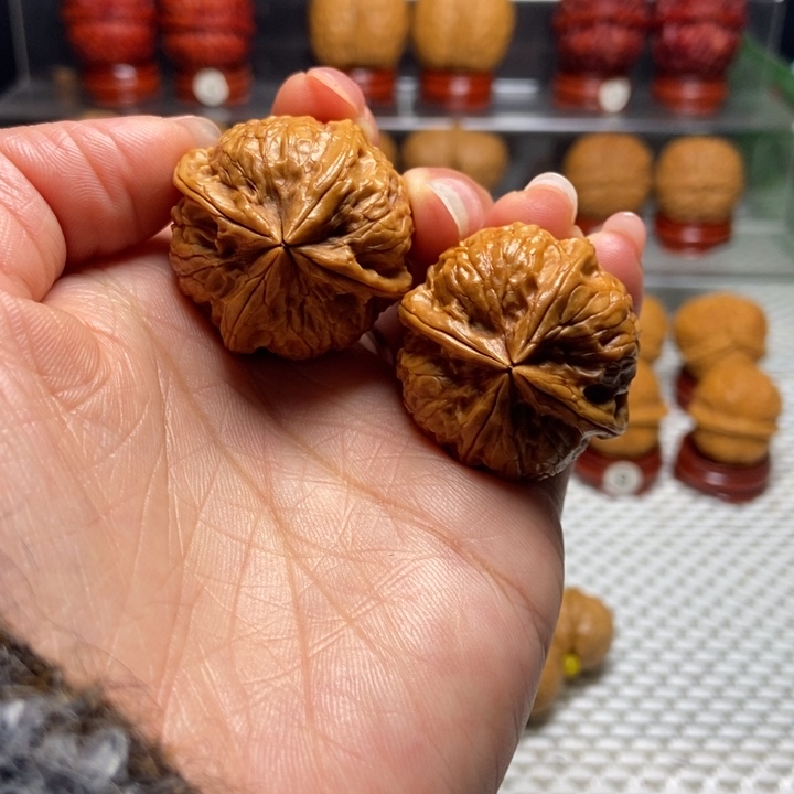 ****文玩核桃把件4红灯笼四棱