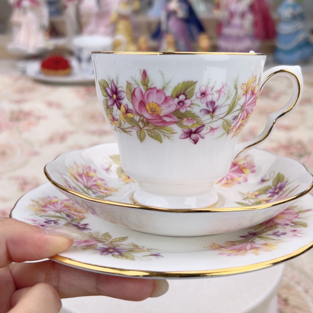 瓷片中古默认微瑕。      