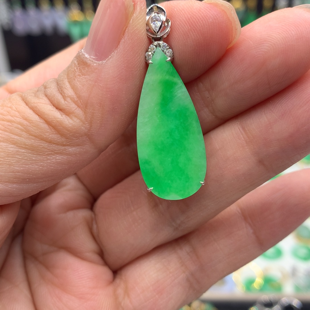 柔***风翡翠18K金镶嵌吊坠(赠链)