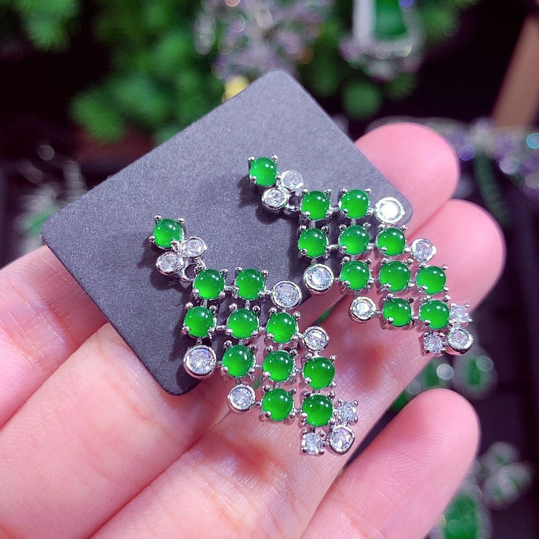 颈饰未镶嵌翡翠天然