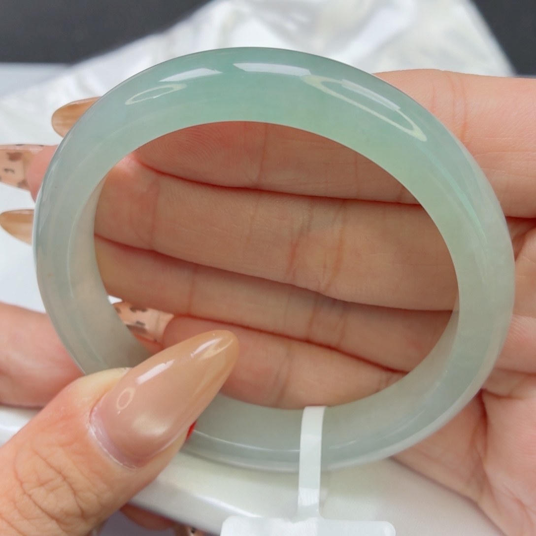 未镶嵌手镯翡翠48