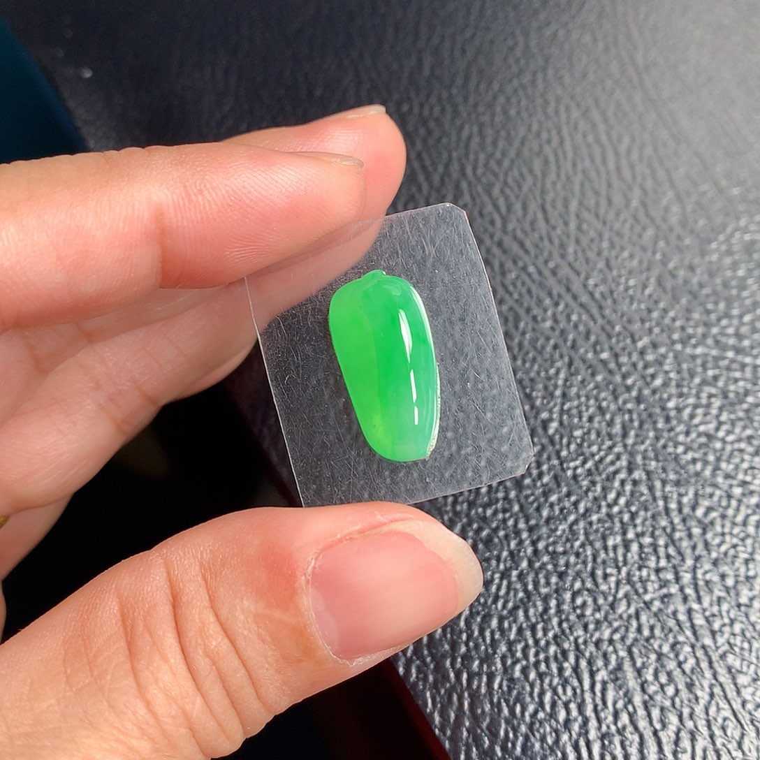 翡翠裸石缅甸天然A货翡翠阳绿福瓜