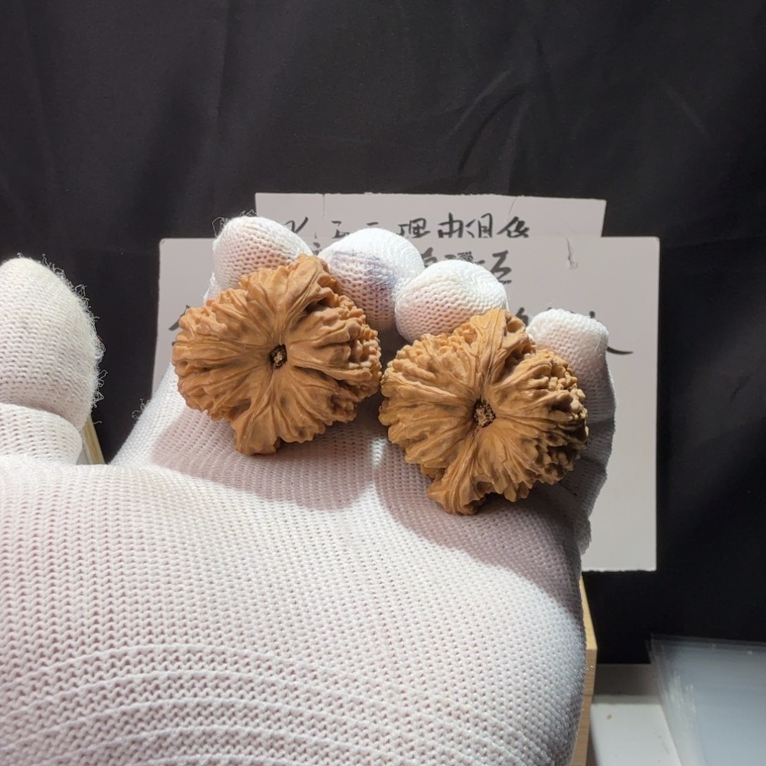 丸***上把件文玩核桃南疆石色差