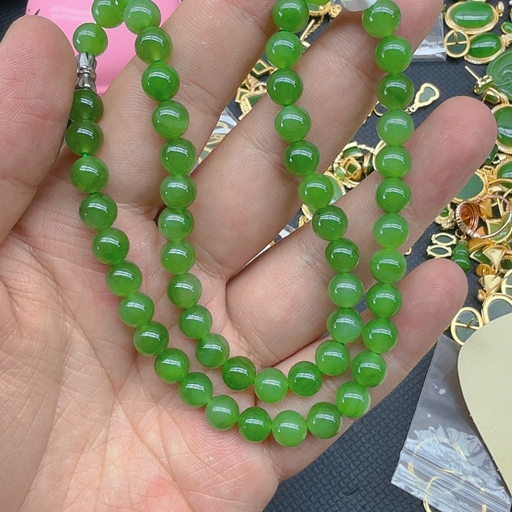 和田玉（碧玉）颈饰未镶嵌