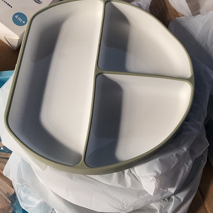 绿色餐盘脏了处理的