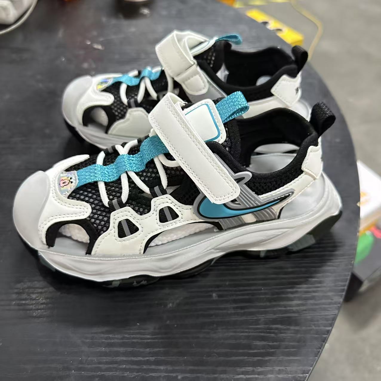 【现货】XZ-1105 蓝色 儿童时尚休闲百搭软底包头防滑