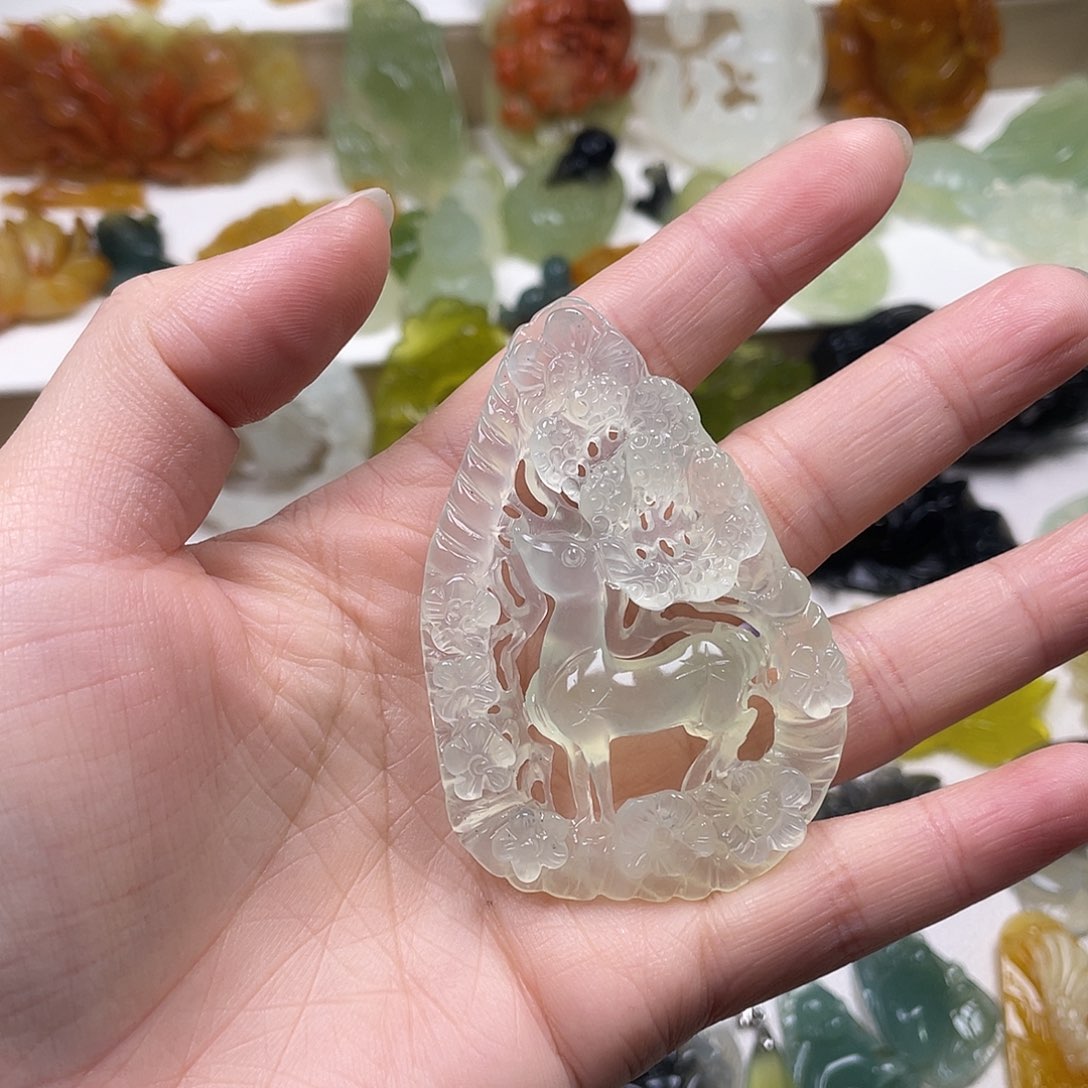 蛇纹石玉未镶嵌颈饰