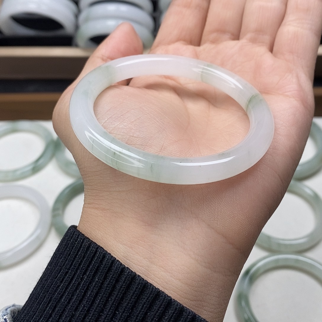 石英质玉未镶嵌手镯58圈口