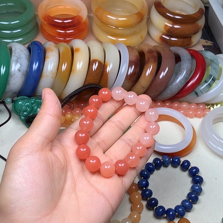 未镶嵌手镯石英质玉