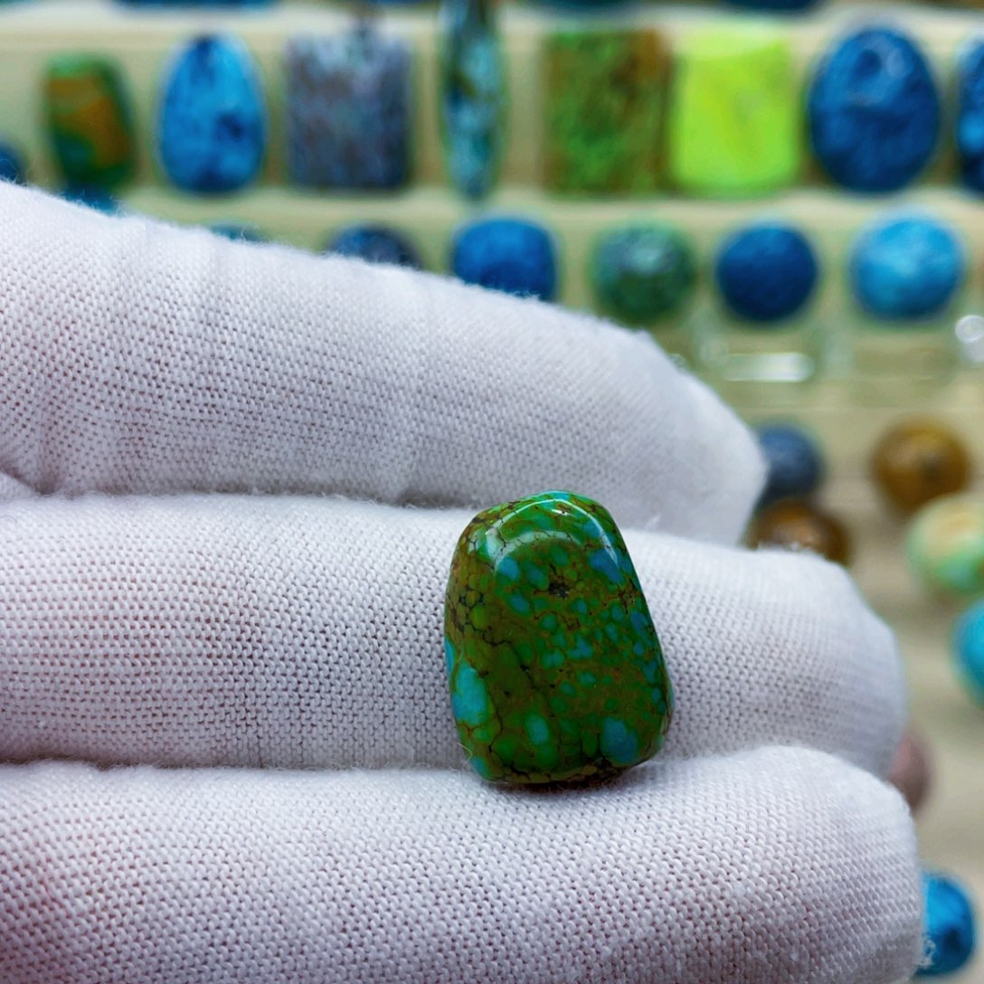 未镶嵌绿松石颈饰