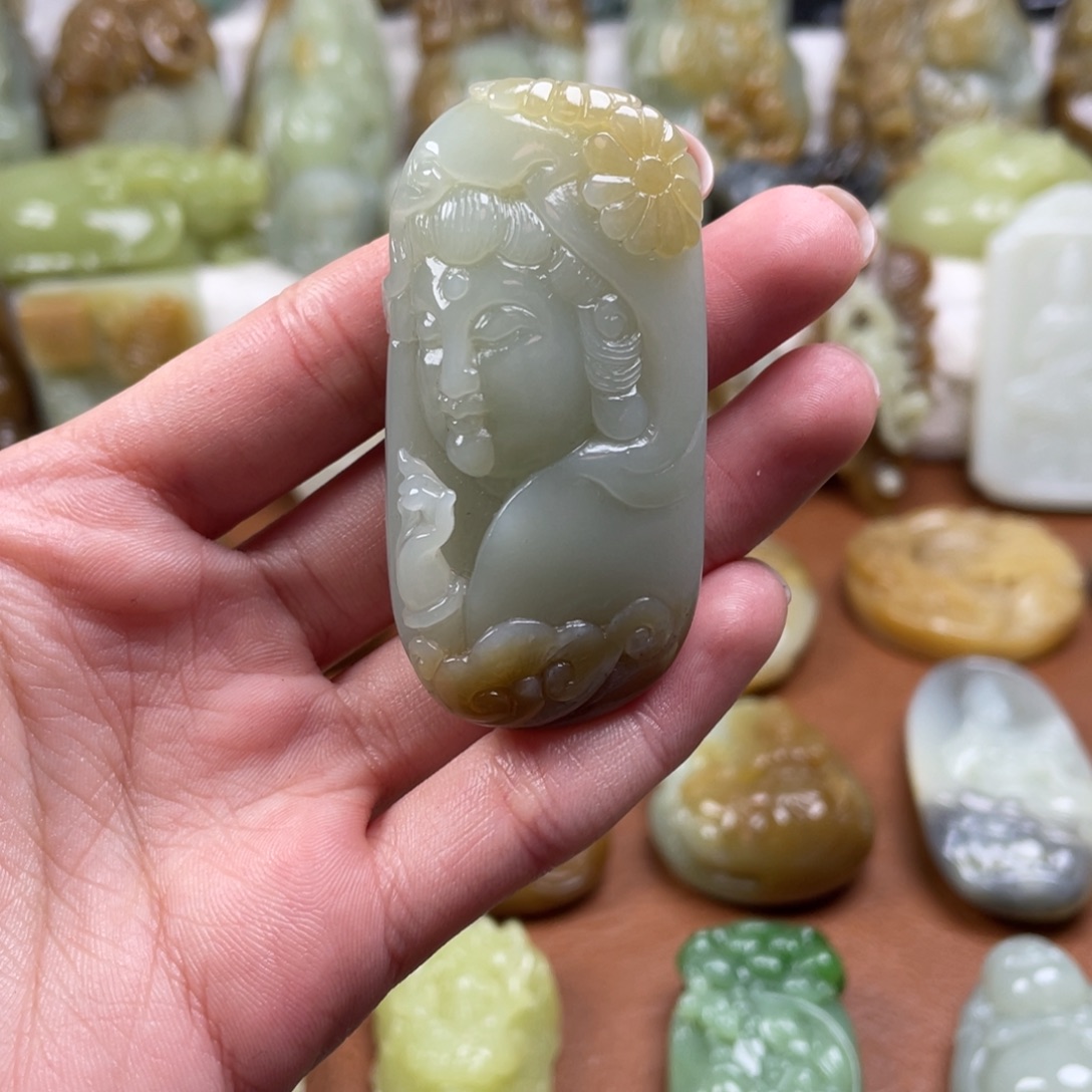 和田玉未镶嵌颈饰