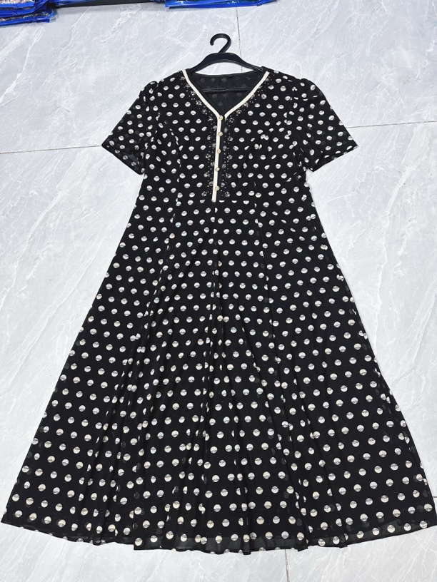 8278超显瘦时尚修身波点连衣裙