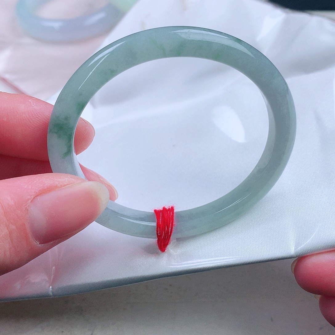 翡翠手镯（贵妃镯）未镶嵌