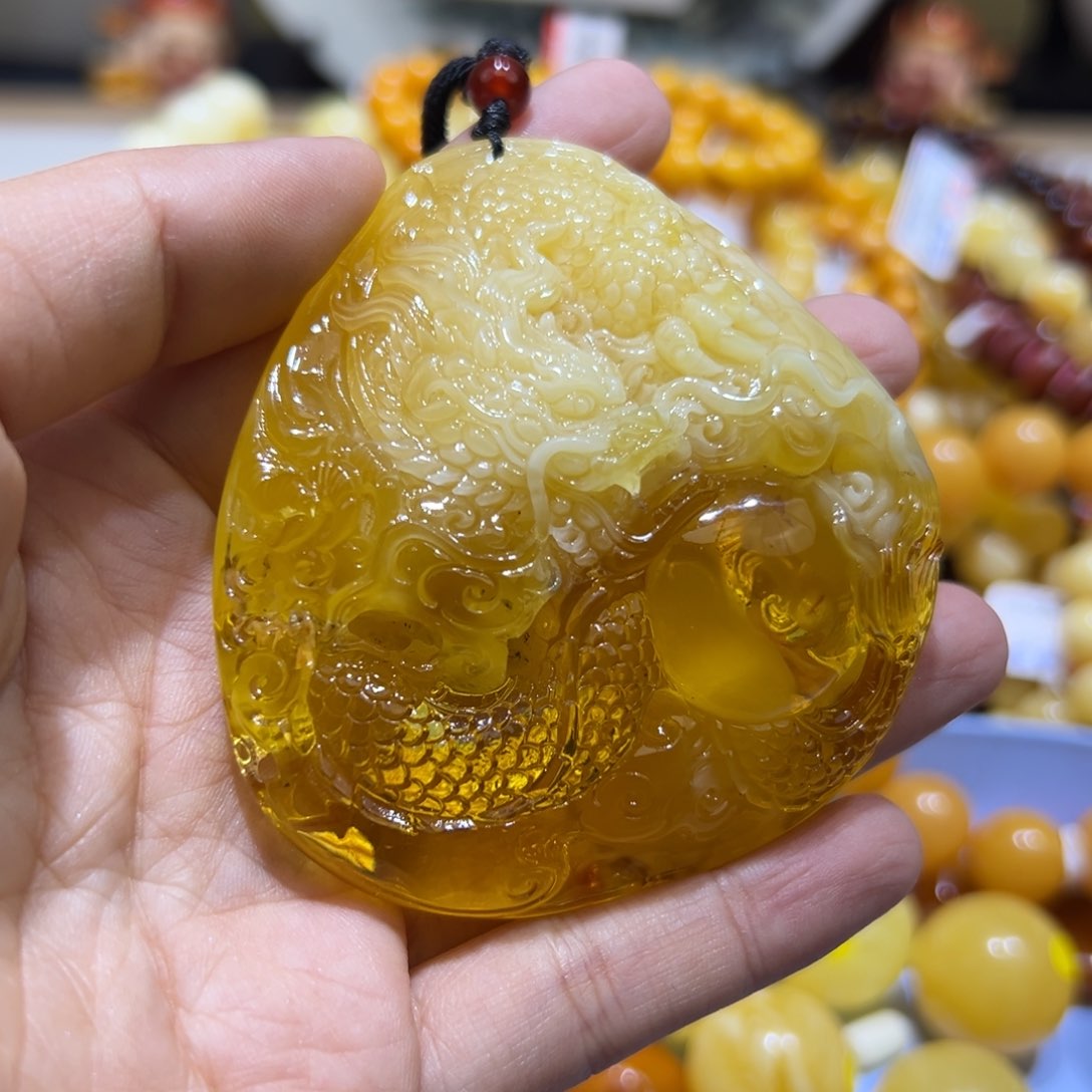 琥珀珠宝奇石未镶嵌