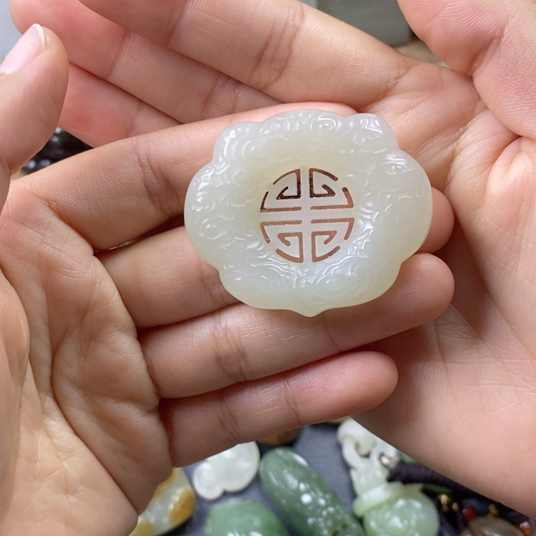 颈饰未镶嵌和田玉