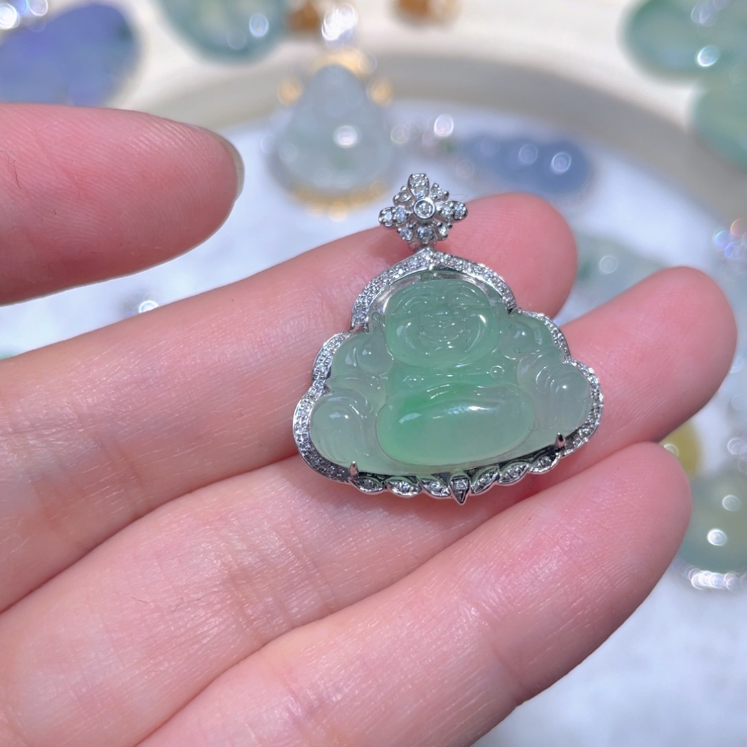 翡翠18K金镶嵌颈饰翡翠