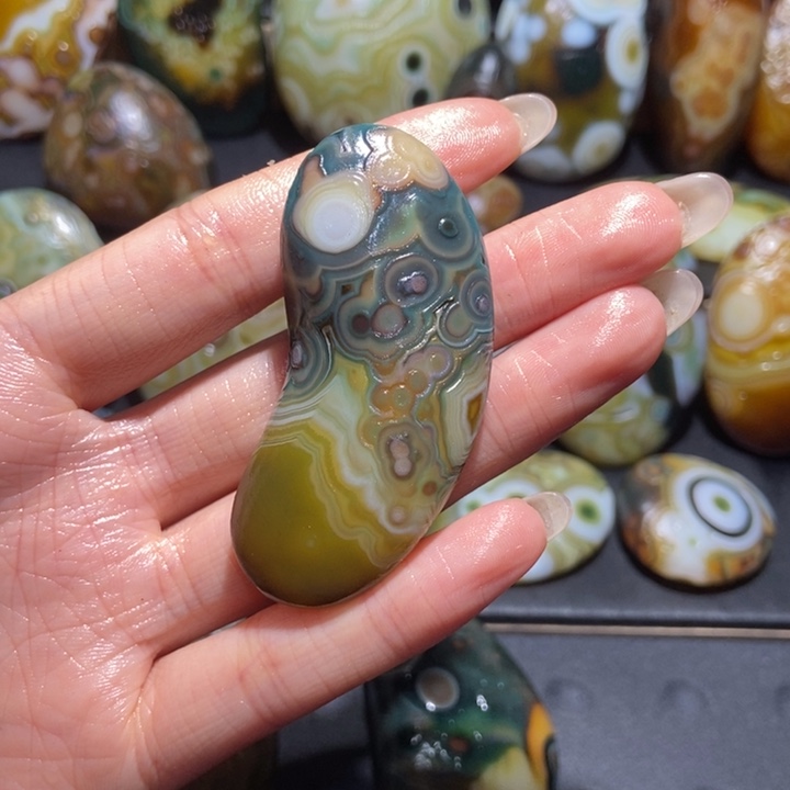 【闪购商品】未镶嵌玛瑙/玉髓珠宝奇石s