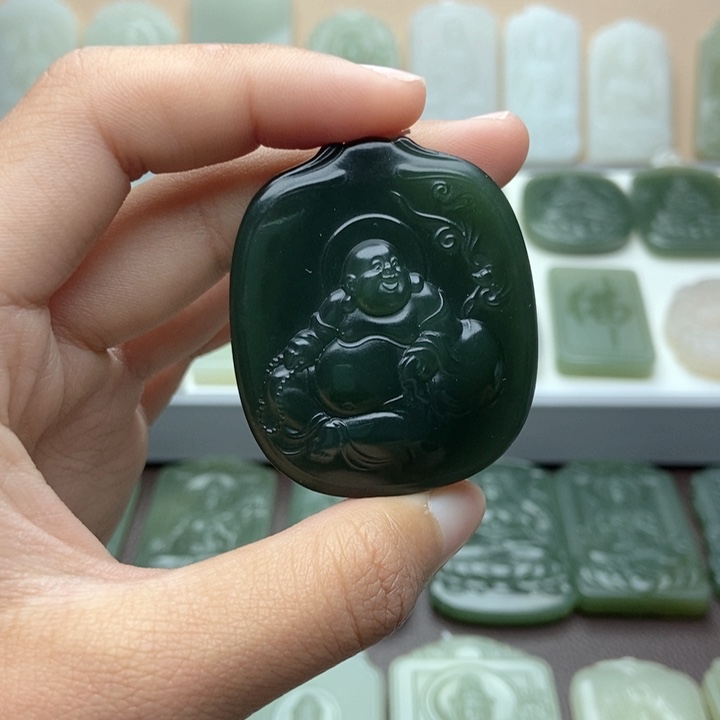 和田玉颈饰未镶嵌