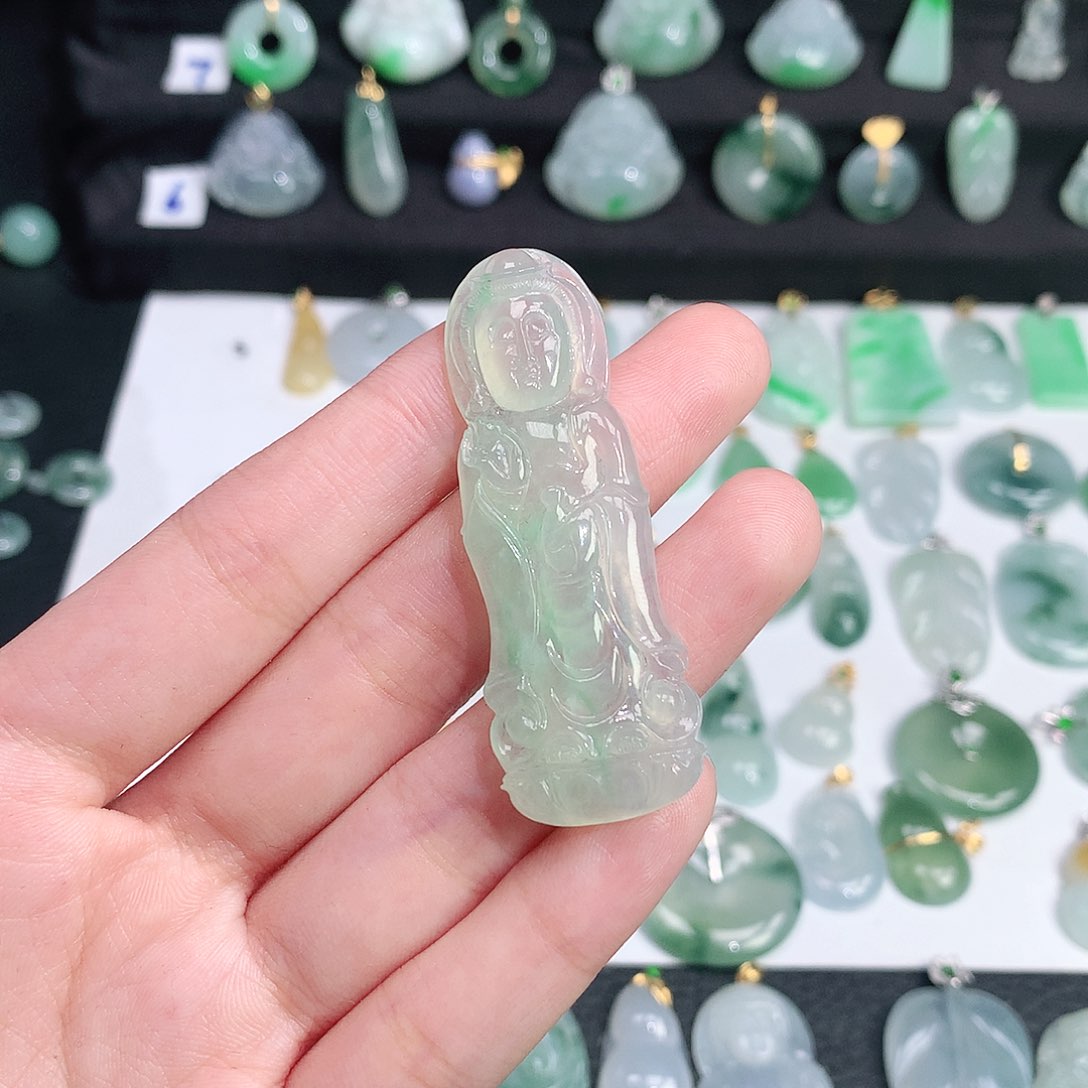 翡翠颈饰未镶嵌翡翠