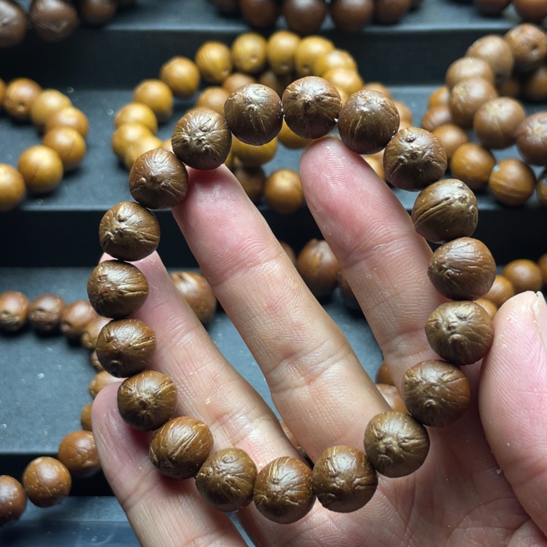 焦***舟紫金鼠手串12尺寸红皮