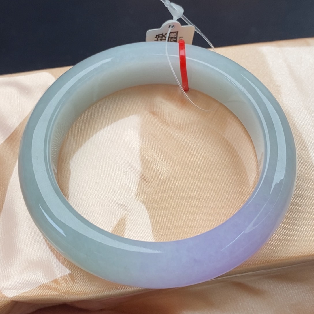 翡翠手镯未镶嵌A****?58正圈