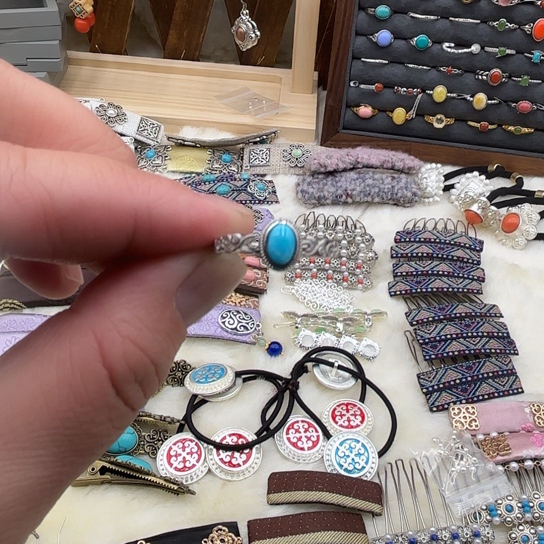 纯银底座戒指一个