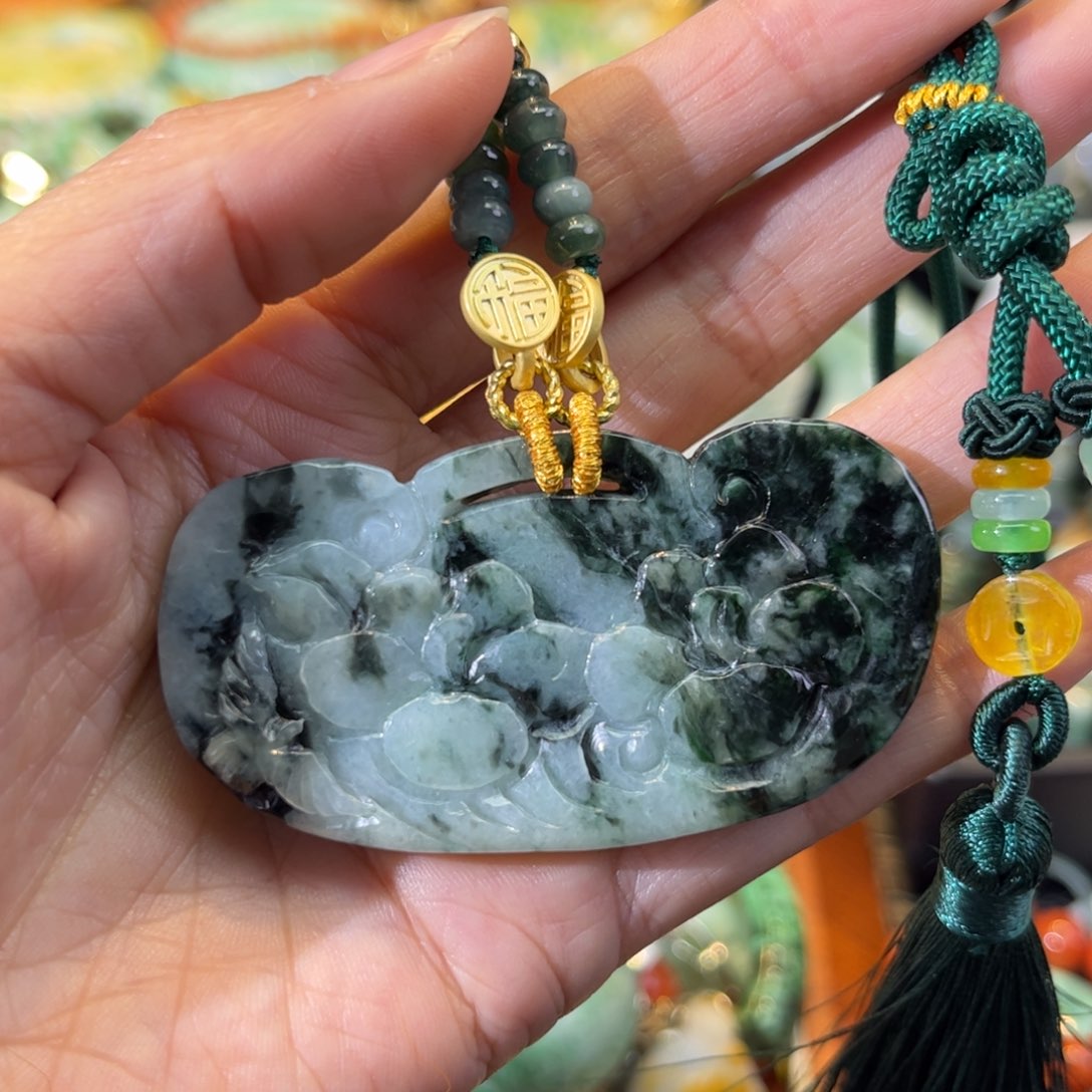 翡翠颈饰未镶嵌翡翠吊坠默认微瑕