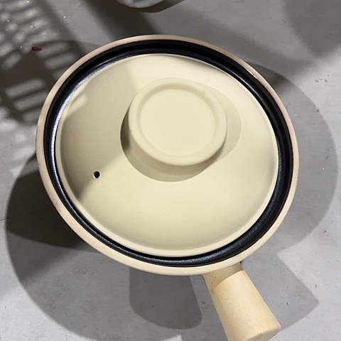 微瑕，明火，口径23高8，1.6L盖子偏小针孔