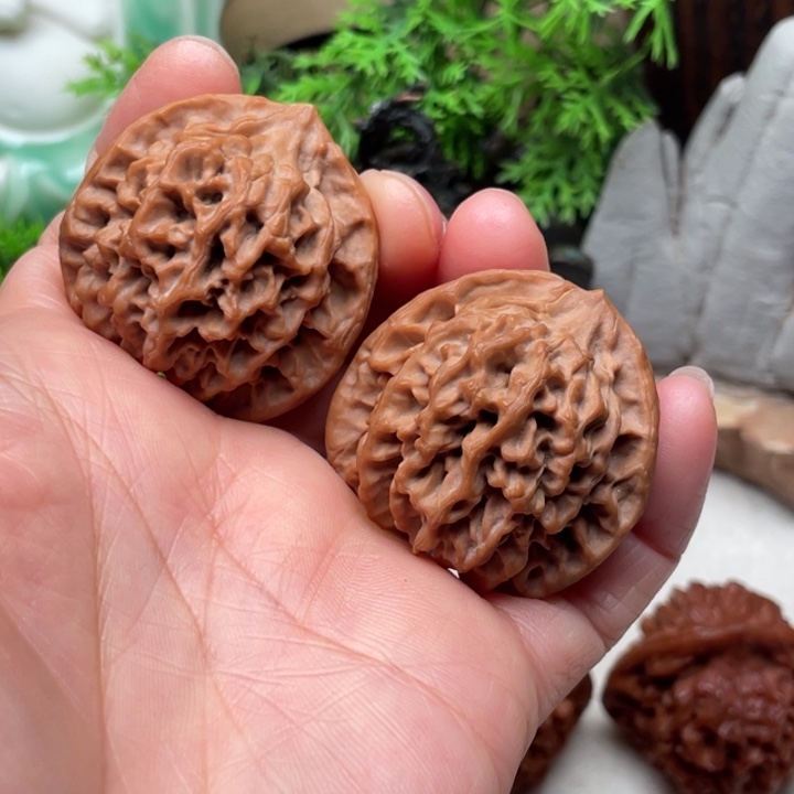 秦闷文玩核桃37尺尖瑕疵