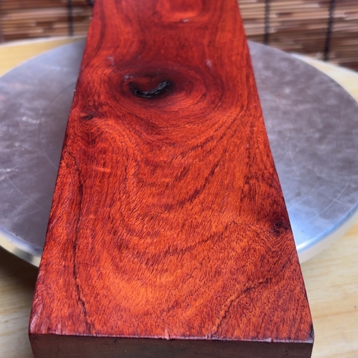 大叶紫檀（黑酸枝木类）