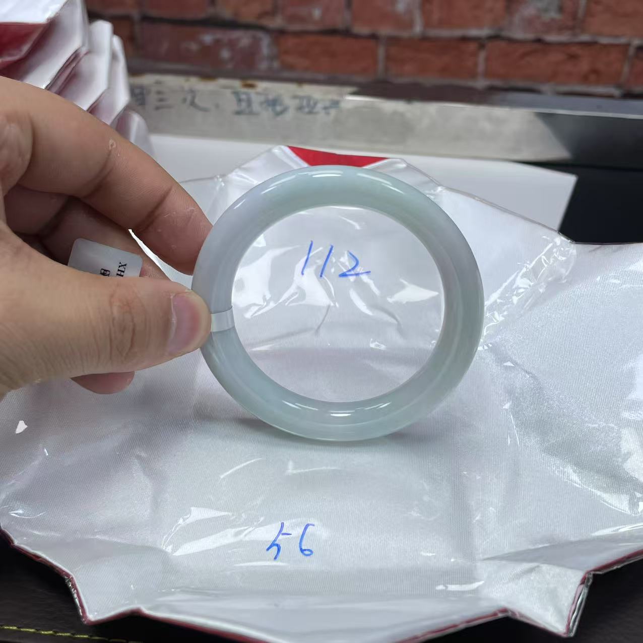 毛货手镯需精细抛光/112