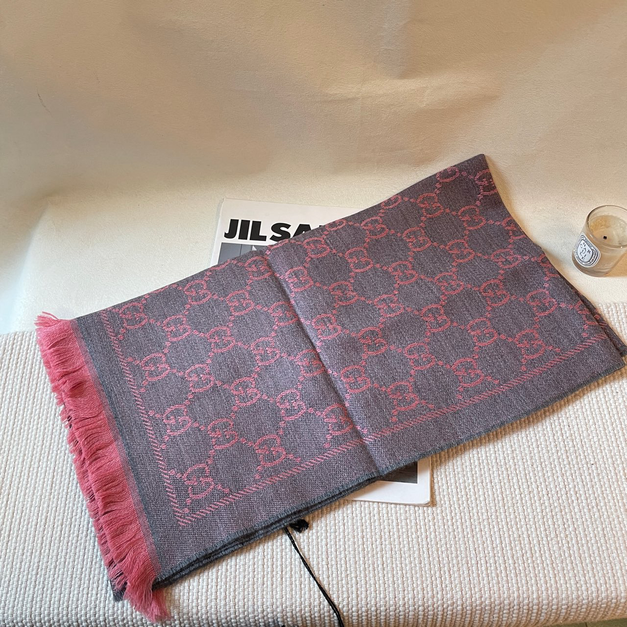 95新 GUCCI/古驰 Gucci/古驰 经典双G老花灰粉羊毛围巾180*48cm