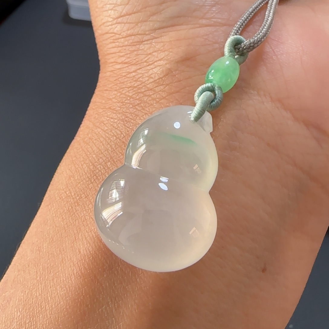 翡翠颈饰未镶嵌葫芦