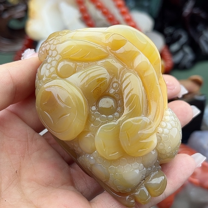 玛瑙手饰未镶嵌大****。