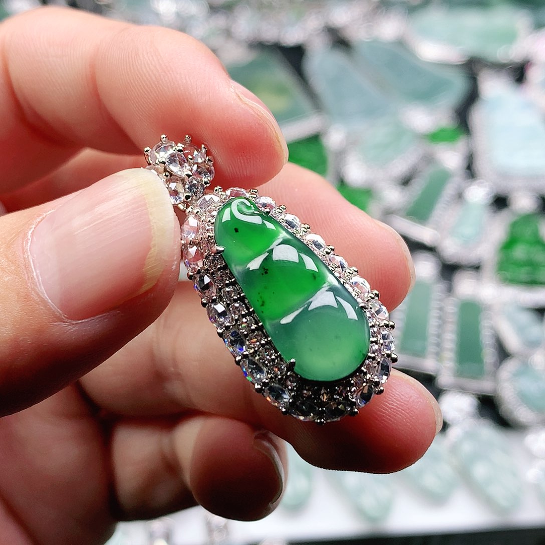 翡翠吊坠(不含链)未镶嵌