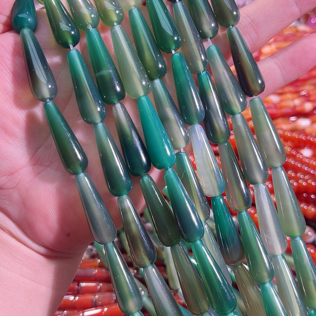 玛瑙/玉髓未镶嵌珠宝半成品绿玛瑙水滴一条10x30mm