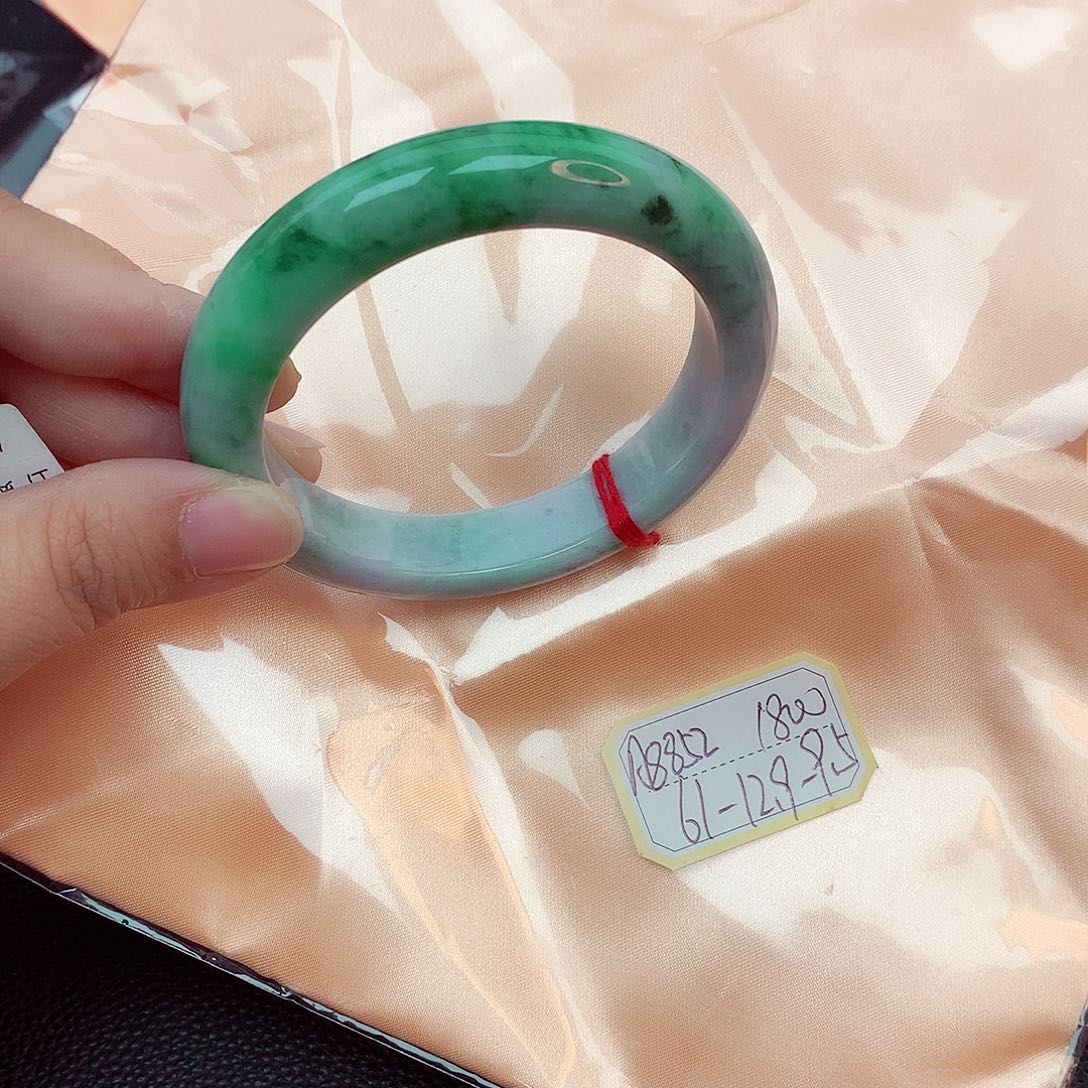 翡翠未镶嵌手镯缅甸翡翠