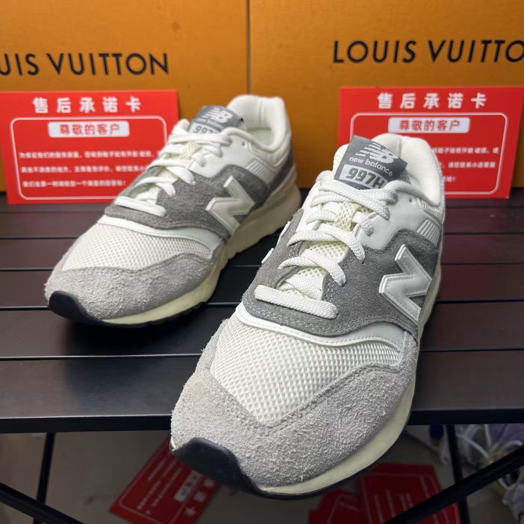 95新 maje 休闲鞋 烁/42码/NB997 卡其灰 