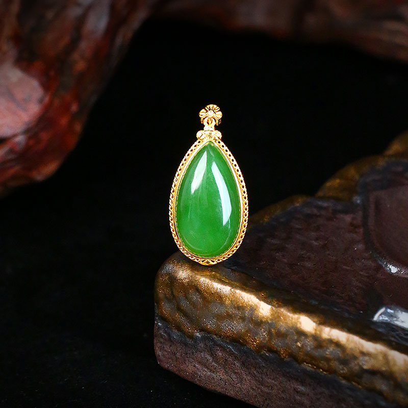 和田玉水滴吊坠【5818EA】